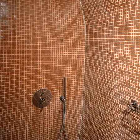 Anemomilos פירוסטפני