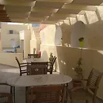 أنيموميلوس فندق